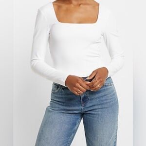 Express Body Contour High Compression
Square Neck Long Sleeve Cropped Tee - XL